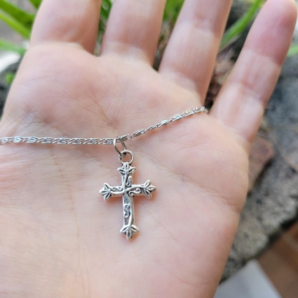 New Classic Cross Vine Leaf Dangle Drop Necklace - Picture 5 of 7